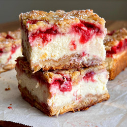 Strawberry Crumble Croissant Cheesecake Bars