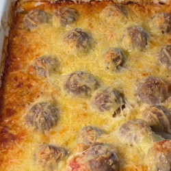 Hackbällchen-Nudelauflauf