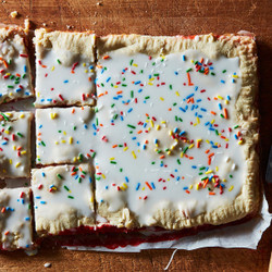 Strawberry Pop-tart Slab Pie Dessert