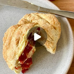 Simple Greek Yoghurt Bread