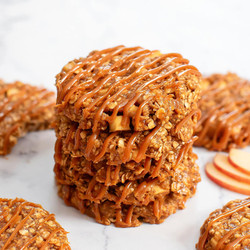 3 Ingredient Apple Pie Oatmeal Cookies