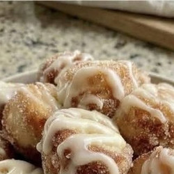 High-protein Cottage Cheese Donut Holes With Vanilla Glaze