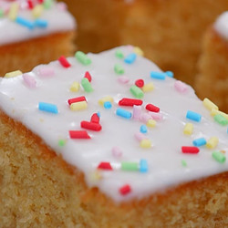 Prue Leith’s School Cake And Custard