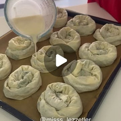 Ispanaklı Gül Böreği