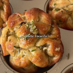 Rosemary Garlic Focaccia Muffins