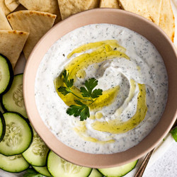 Easy 5-minute Tzatziki Sauce Without Cucumber
