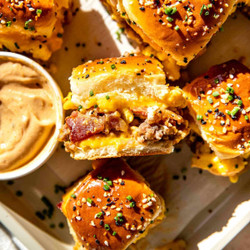 Hawaiian Roll Breakfast Sliders