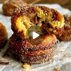 Mini Brown Butter Pumpkin Spice Sourdough Cruffins