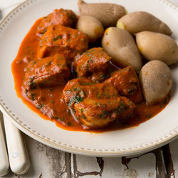 Tuna With Red Pepper Sauce