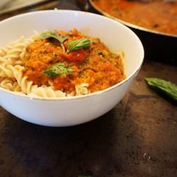 Vegan Hardy Bolognese Sauce With Hidden Veggies