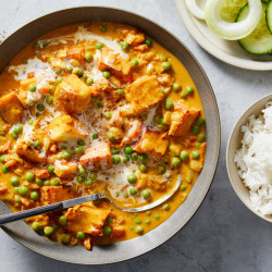 Mattar Paneer (peas And Paneer In Spiced Tomato Gravy)