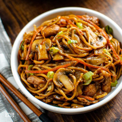 Ginger Chicken With Mushrooms And Noodles