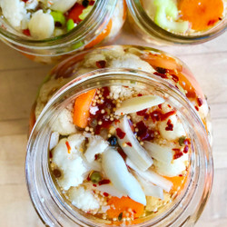 Giardiniera - Simple And Fast Pickled Vegetables - An Italian Dish