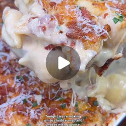 White Cheddar Mac And Cheese With Crispy Pancetta