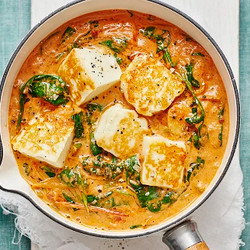 Palak Paneer Med Tomat Och Halloumi