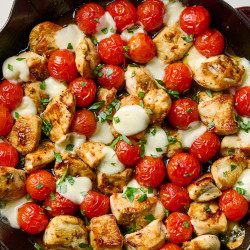 One-pan Caprese Chicken Bites