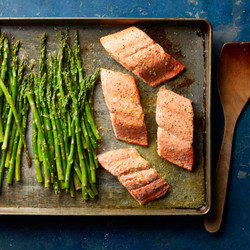 Salmon &amp; Asparagus With Lemon-garlic Butter Sauce