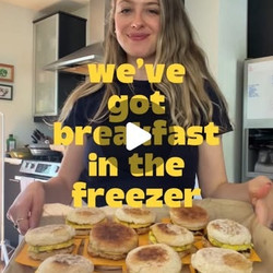 Cheddar Scallion Egg &amp; Hot Honey Chicken Sausage Breakfast Sandwiches