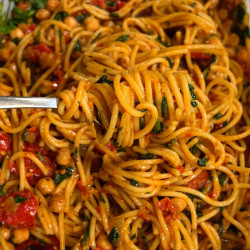 Roasted Tomato And Chickpea Pasta