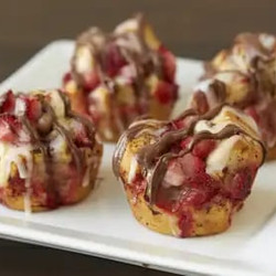 Nutella® Strawberry Mini Monkey Breads
