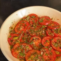 الطماطم المتبلة