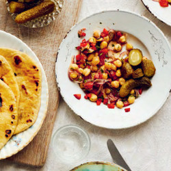 Nohut Piyazı (Chickpea Salad with Sumac Onions)