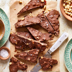 Easy "snickers" Date Crunch Bark