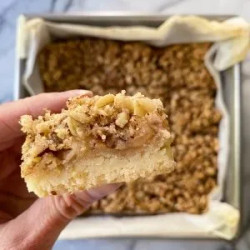 Apple Crumble Bars