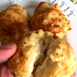 Red Lobster Copycat Cheddar Biscuits