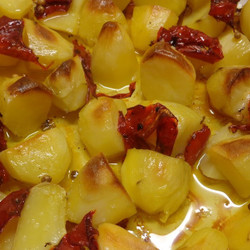 Nigella's Aardappels Met Paprika's Uit Een Pot Uit De Oven