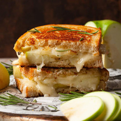 15-minute Brie And Apple Grilled Cheese