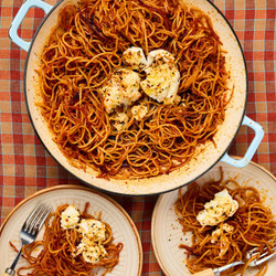 Crispy One-pan Spaghetti With Gochujang And Mozzarella