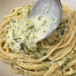 Quick Creamy Courgette Pasta (vegetarian)