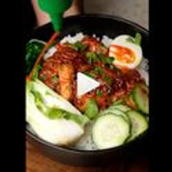 Garlic Ginger Chicken Rice Bowl
