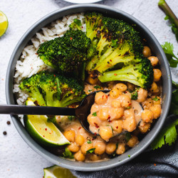 Peanut Sauce Chickpea And Broccoli Bowls