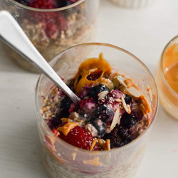 Overnight Oats With Frozen Fruit