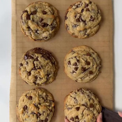 Nyc Style Thick Chocolate Chip Cookies 🍪
