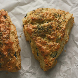 Savory Za’atar &amp; Olive Scones