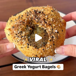 4 Ingredient Greek Yogurt Bagels