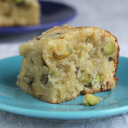 Blondies With Pistachio And Cardamom