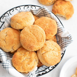 3 Ingredient Keto Cottage Cheese Biscuits