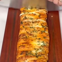 Pepperoni pizza braid