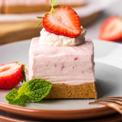 No Bake Strawberry Cheesecake Bars