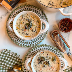 Roasted Broccoli, Garlic &amp; Cheddar Soup