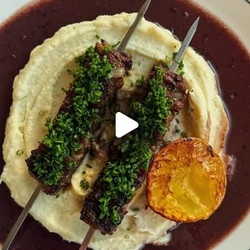***Beef &amp; Onion Skewers With Red Wine Shallot Jus &amp; Creamed Lemon Leek Mashed Potato***