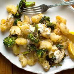 Sheet-pan Spicy Roasted Broccoli Pasta