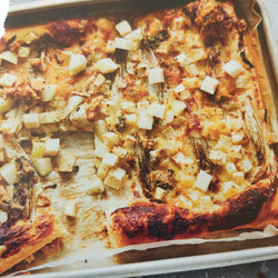 Plaattaart met knolselderij, witlof, peer en gorgonzola