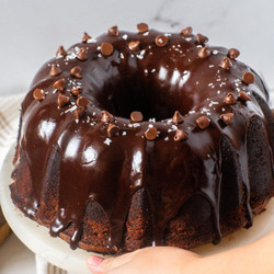 Chocolate Pound Cake (moist, Rich, &amp; Easy To Make)