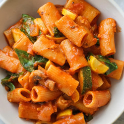 One-pot Veggie Pasta With Marinara Sauce - It's All Good Vegan