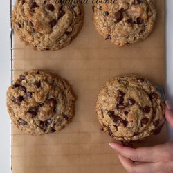 Brown Butter Oatmeal Chocolate Chip Cookies 🍪